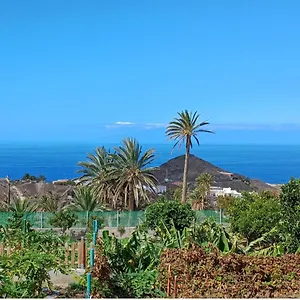 https://apartamentos-clary.in-canary-islands.com