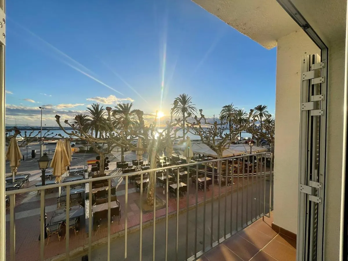 Apartaments Voramar Roses 0*,