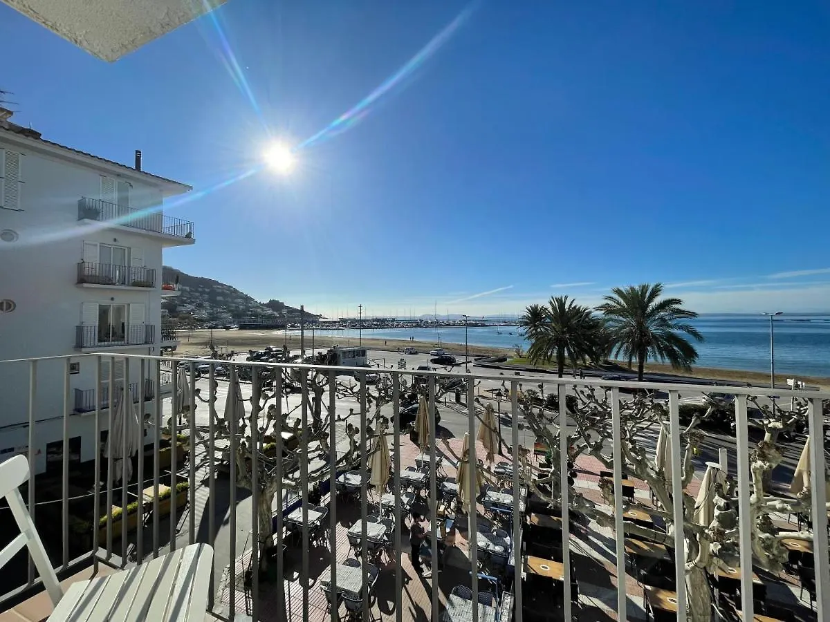Apartment Apartaments Voramar Roses Spain