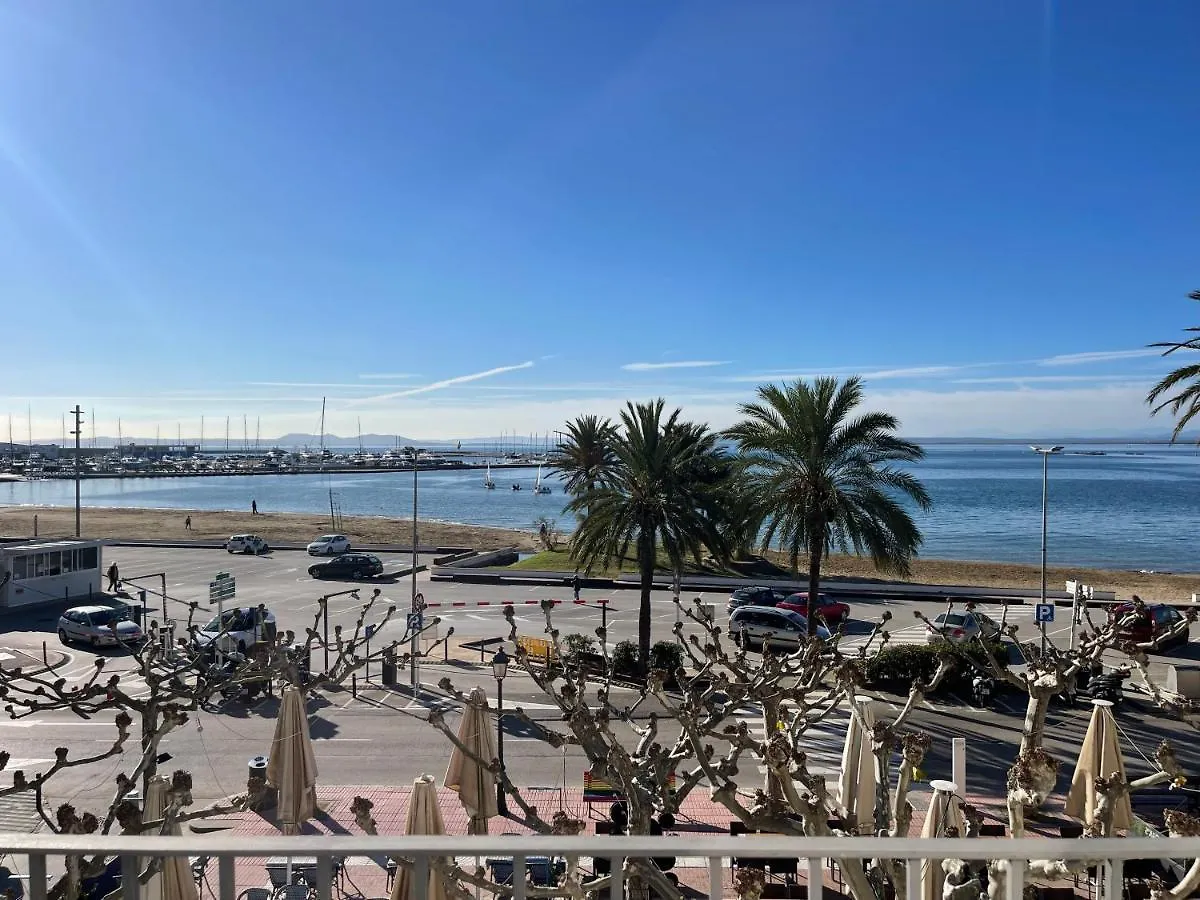 Apartaments Voramar Roses 0*,